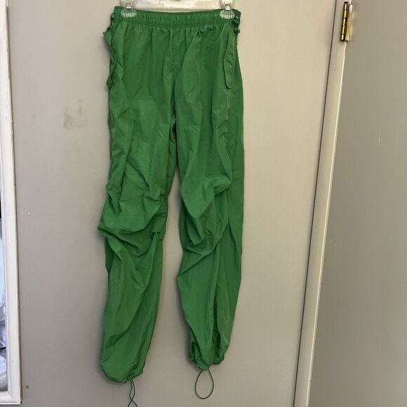 Bershka Green Baggy Parachute Pants Small Women Tech Joggers Streetwear Blogger - Picture 13 of 16